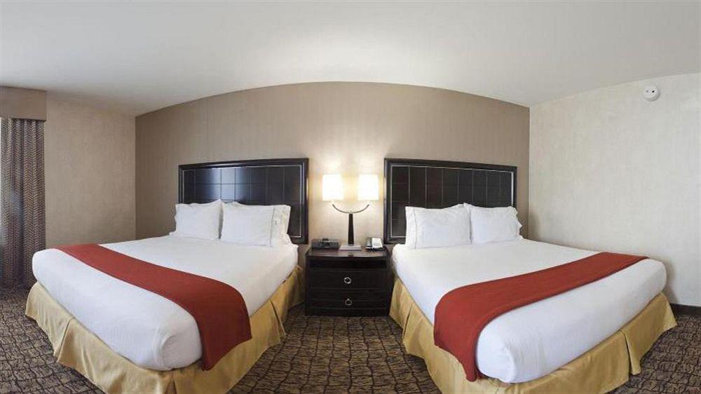 Holiday Inn Express & Suites Alexandria - Fort Belvoir By Ihg Zewnętrze zdjęcie