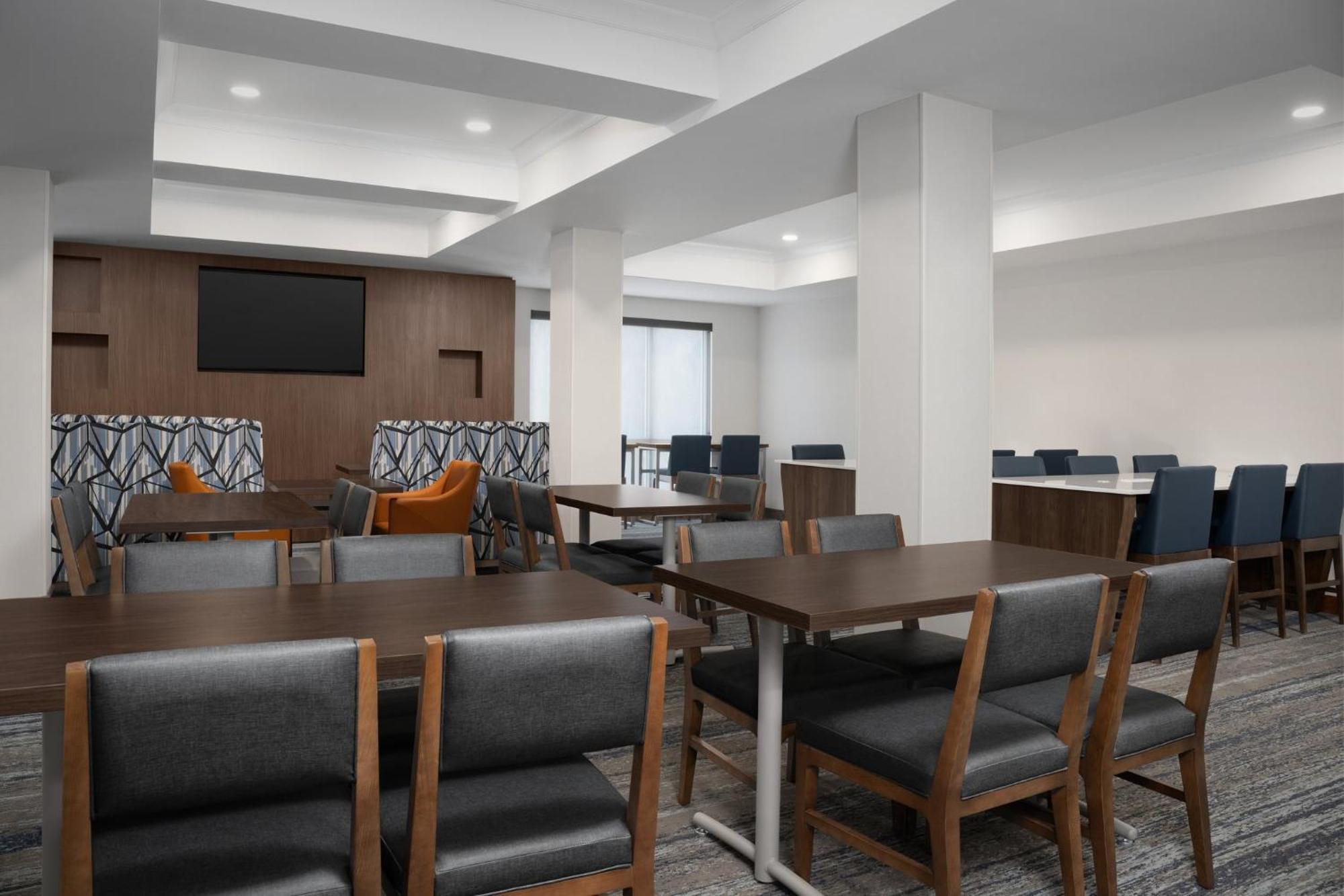Holiday Inn Express & Suites Alexandria - Fort Belvoir By Ihg Zewnętrze zdjęcie