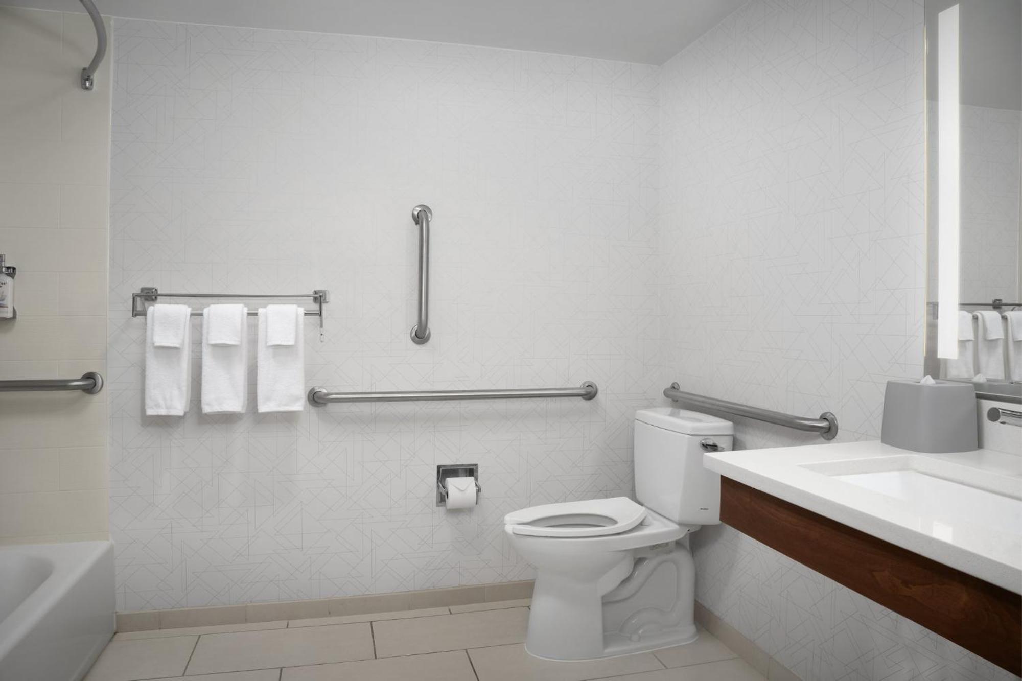 Holiday Inn Express & Suites Alexandria - Fort Belvoir By Ihg Zewnętrze zdjęcie