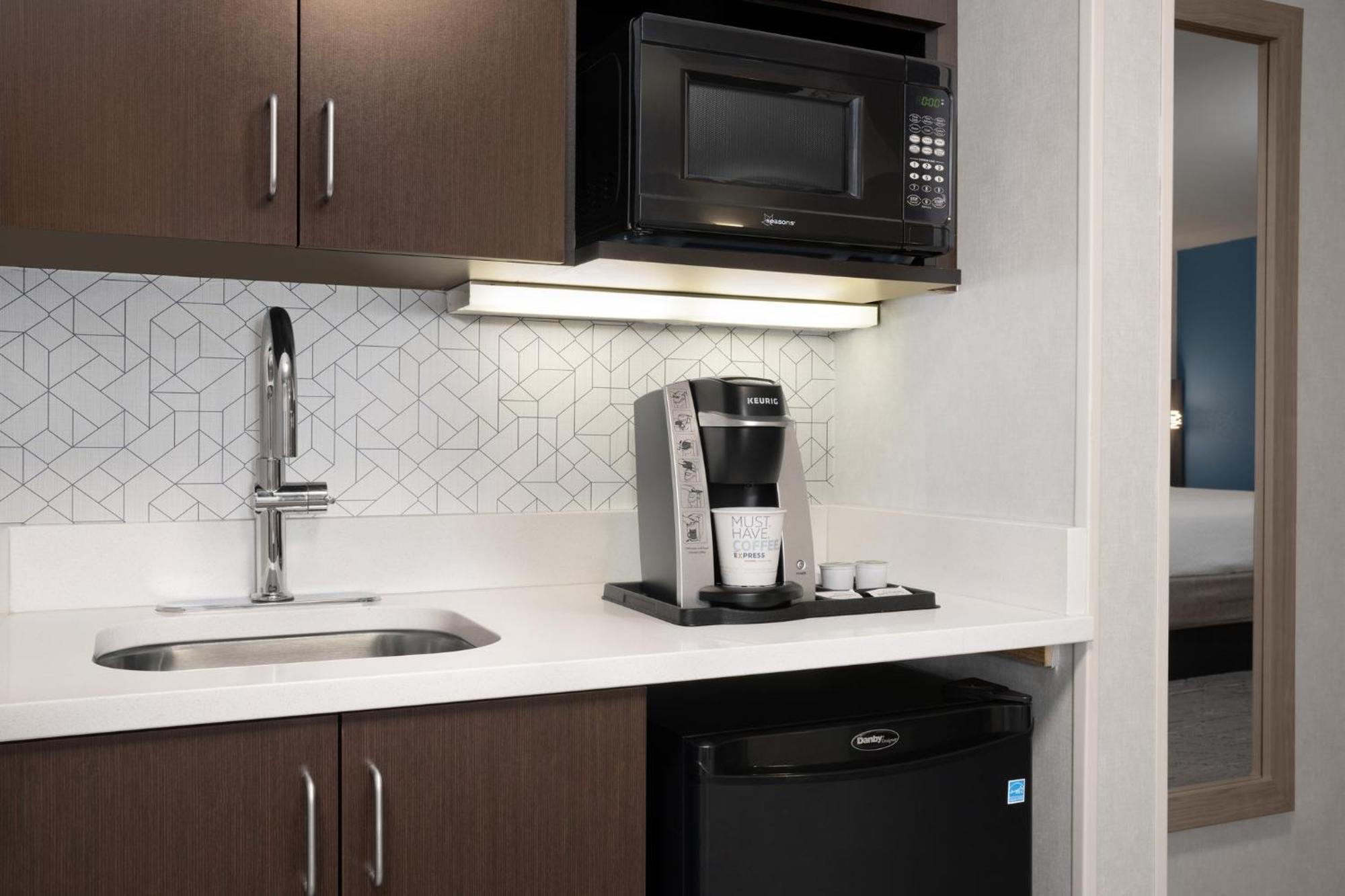 Holiday Inn Express & Suites Alexandria - Fort Belvoir By Ihg Zewnętrze zdjęcie