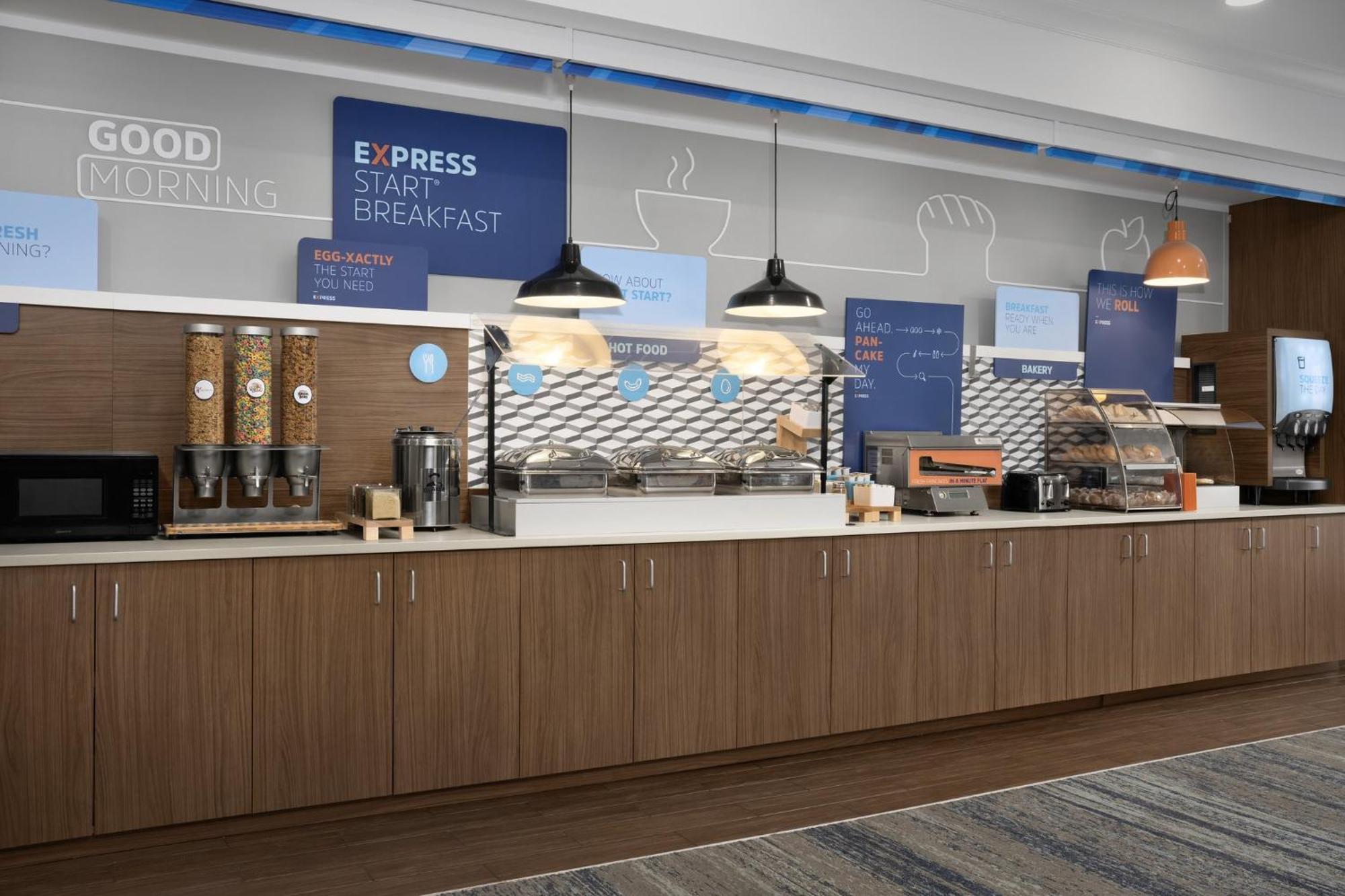 Holiday Inn Express & Suites Alexandria - Fort Belvoir By Ihg Zewnętrze zdjęcie